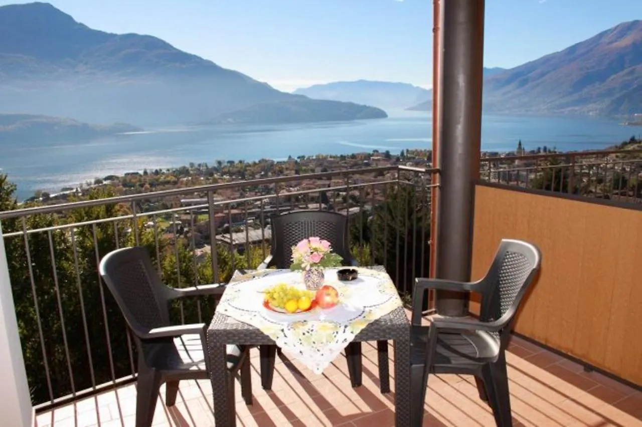 Lakeside Retreat: 2-Bedroom Apartment with Pool in Vercana Italy