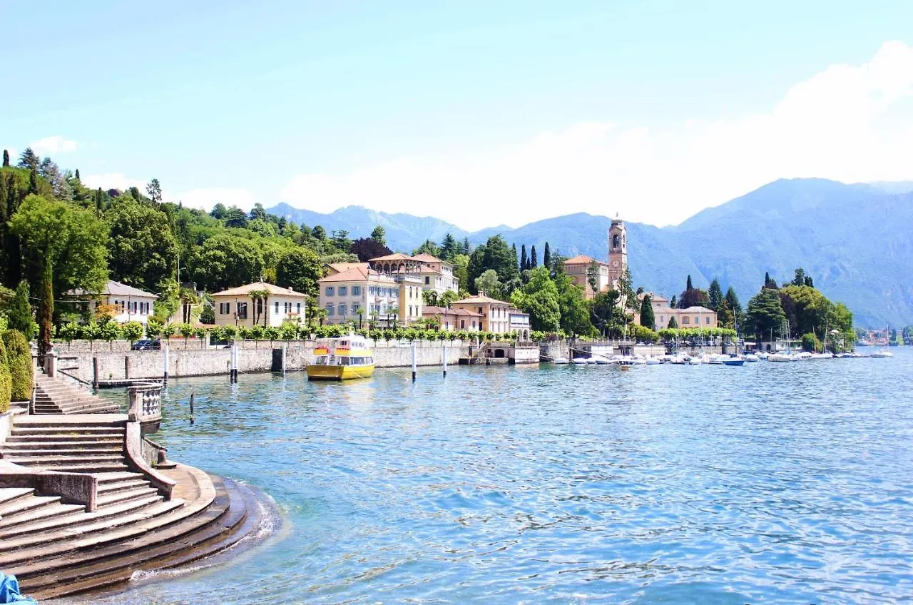 Lakeside Retreat: 2-Bedroom Apartment with Pool in Vercana 0*,